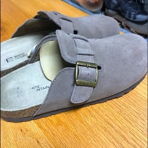 White mountain clogs